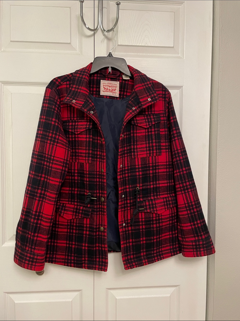 Levi’s Red & Black Plaid Wool Blend Utility Jacket Coat Warm Medium Snap Closure